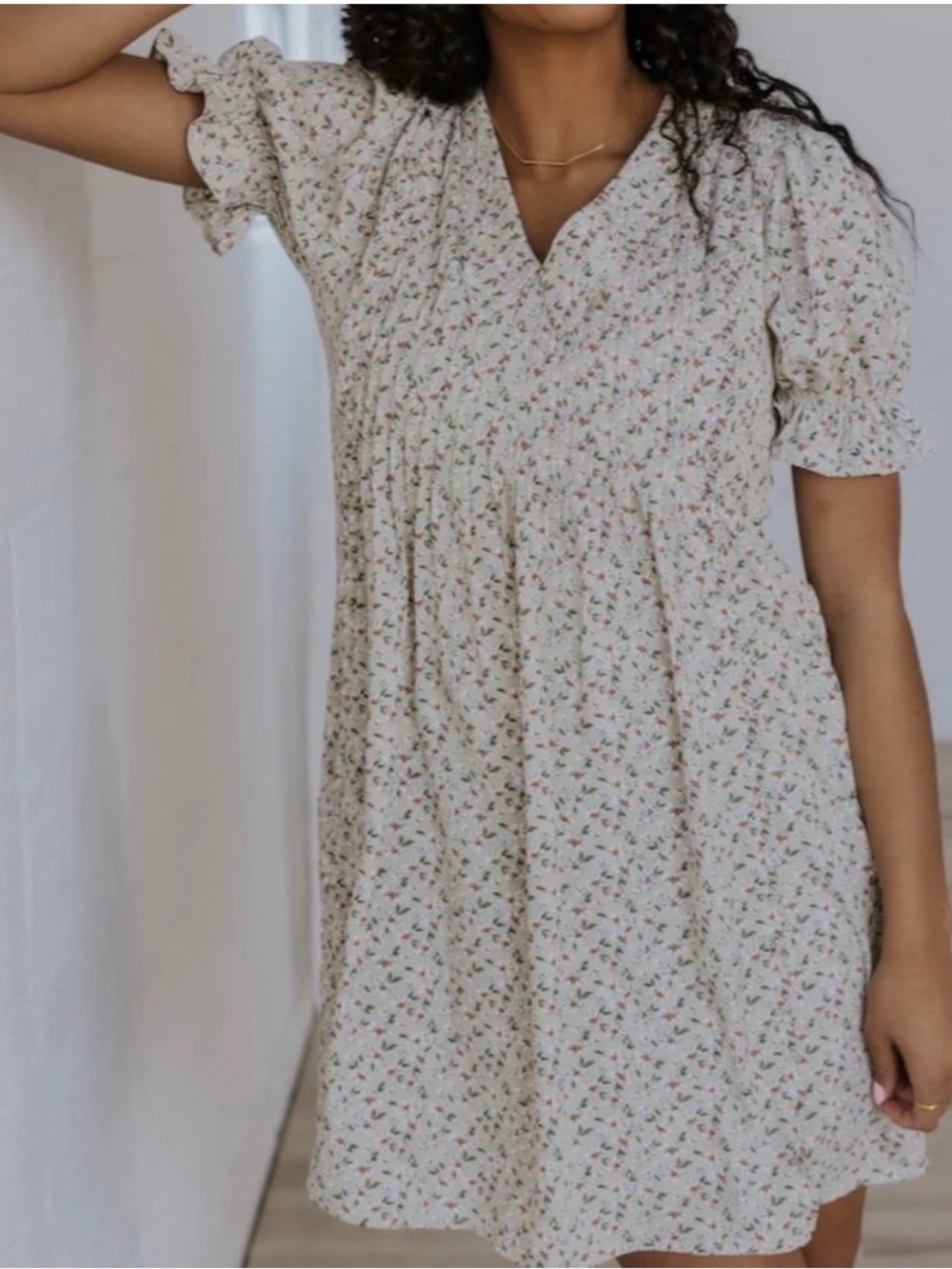 NWT Roolee Mom Ditzy Floral Ruffle V-Neck Dress Nurse Size Medium